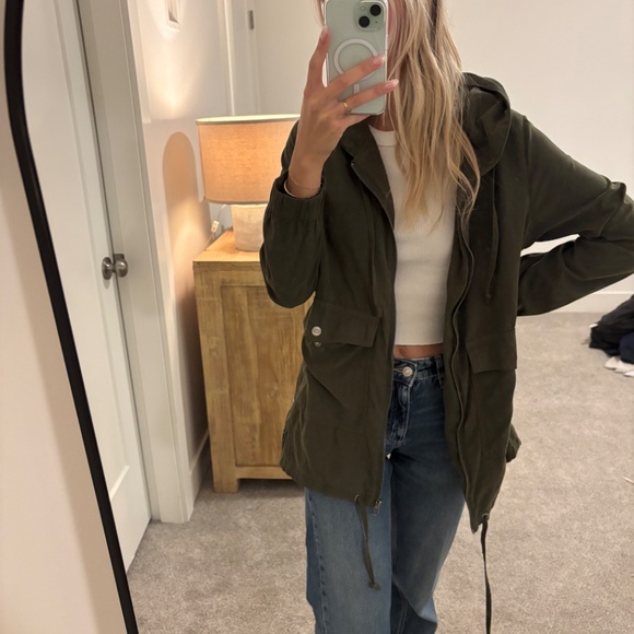 Light Coat (super soft!) - Picture 3 of 3